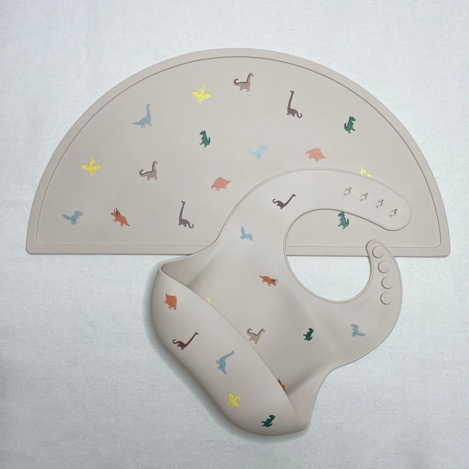 1Pcs Silicone Bibs For Kids Baby Waterproof Feeding Tableware Waterproff Baby Adjustable Bibs For Toddler Breakfast Feedings 250408