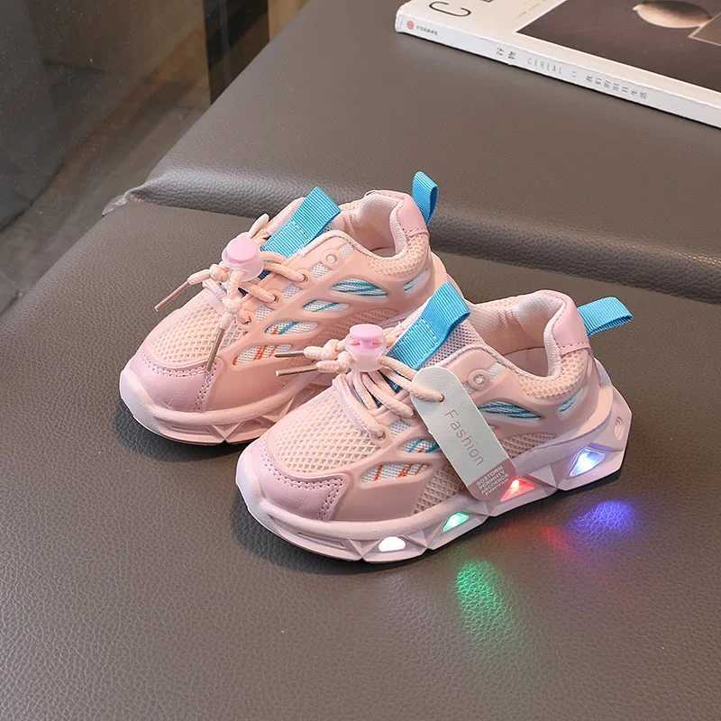 1-6 years of LED baby luminous shoes boys luminous childrens sports shoes girls anti slip childrens mesh shoes LED flash W250407