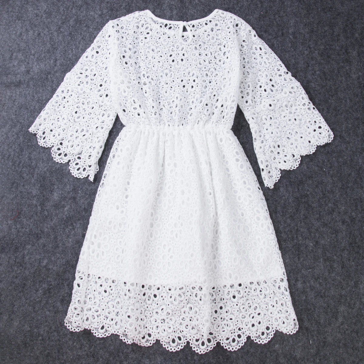 Fashion Family Matching Clothes Mother Daughter Dresses White Hollow Floral Lace Dress Mini Dress Mom Baby Girl Party Clothes 250407
