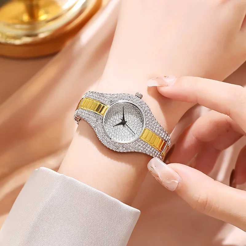 New luxury brand Rhinestone Diamond Womens Watch Quartz Bracelet Dress Bracelet Womens Watch Clock Reloj Mujer T250408