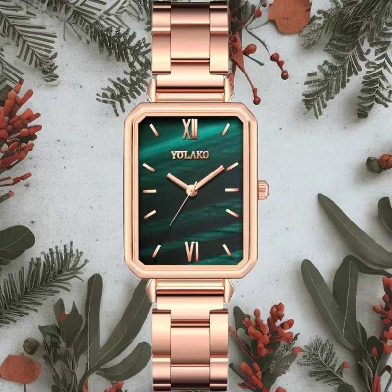 Womens Fashion Square Green Classic Watch Retro Small Watch Casual Quartz Womens WatchT250408