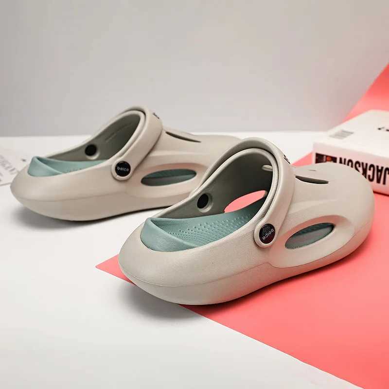 New Arrival Comwarm Summer Clogs Womens Slippers Summer Fashion Platform Cave Shoes Beach Sandals Casual Indoor Bathroom Shoes T250407