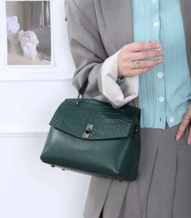 2025 Genuine Leather Women's Handbag Vintage Tote Bag Brand Female Crossbody Fashion Shoulder Satchel