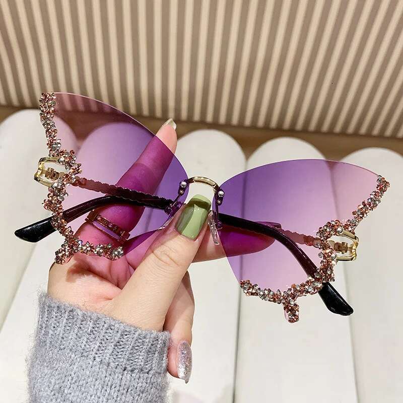A Pair of Metal PC Trend Ins Net Red Butterfly Glasses Hair Fashion Street Shooting Catwalk Funny Sunglasses New