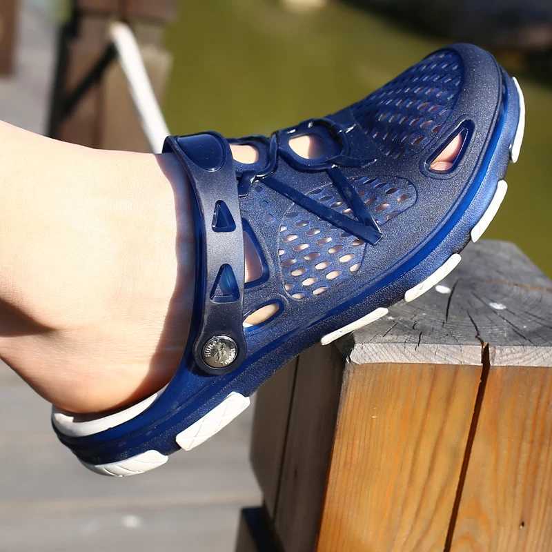 New Arrival YRZL Mens Sandals Summer Non slip Casual Slippers Hole Shoes Slippers Mens Home Garden Outdoor Mens Beach Flat Slippers Large Size 45 T250