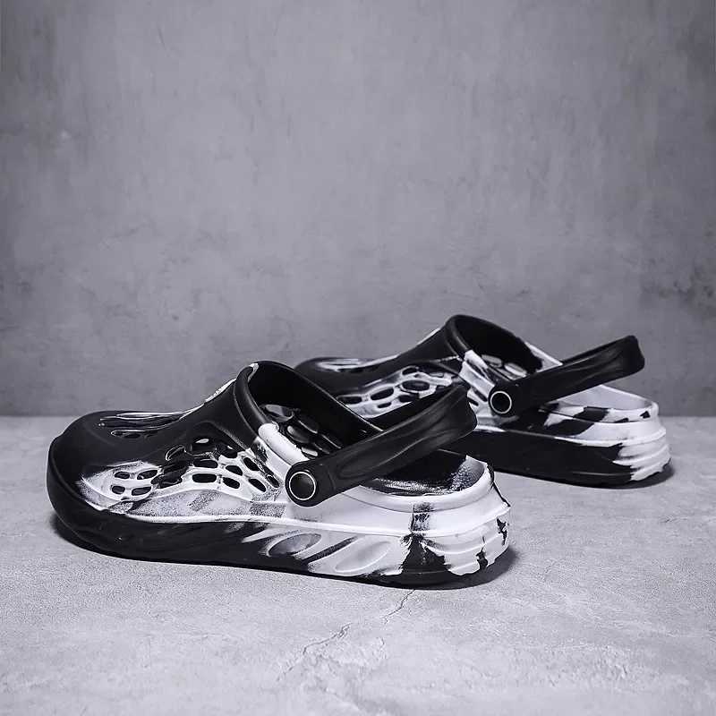 New Arrival Mens summer shoes mens hole sandals hollow breathable flip sandals fashionable beach slippers T250407
