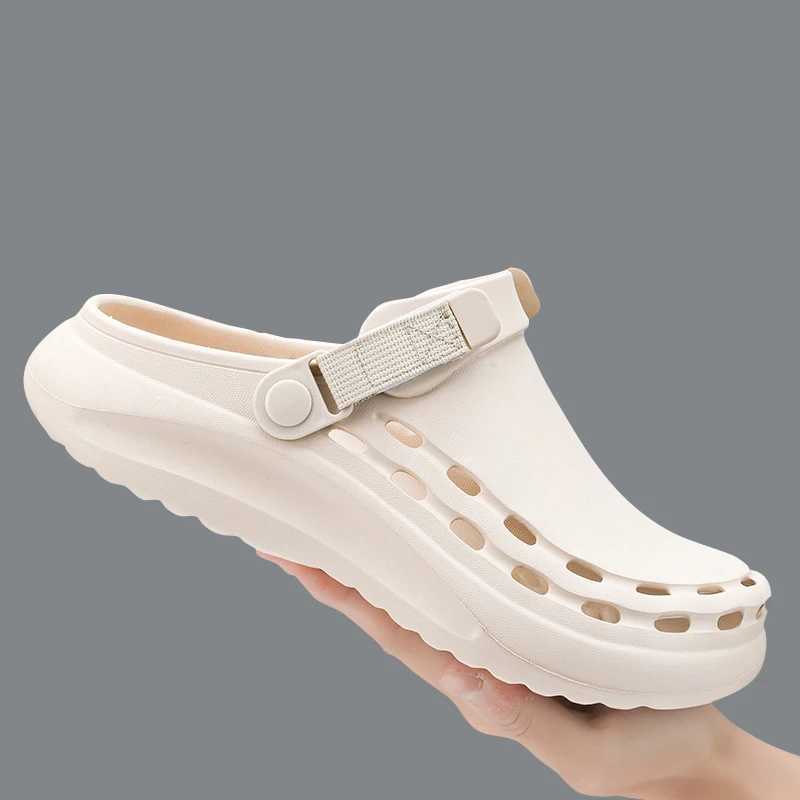 New Arrival Mens Sandals Lightweight Hole Casual Shoes Mens Slippers Home Garden Summer Outdoor Non slip Beach Mens Slippers Brown T250407