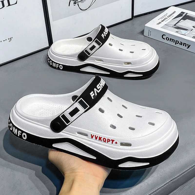 New Arrival Summer hole shoes for men casual fashionable non slip portable sports sandals beach step shoes breathable slider T250407