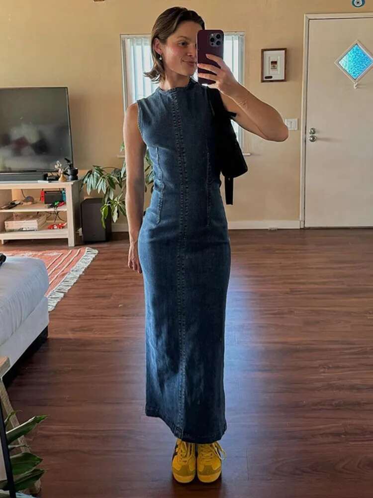 2025 Summer New Women's Skinny Fit Denim Dress Elegant O-Neck Sleeveless Waist-Cinching Midi Dresses Trendy Casual Streetwear