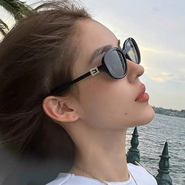 free shipping 2025new designers Sunglasses for Womens Mens Oval Glasses fashion Sunglass UV400 Polarized Glass Lens With Box for daily outfit