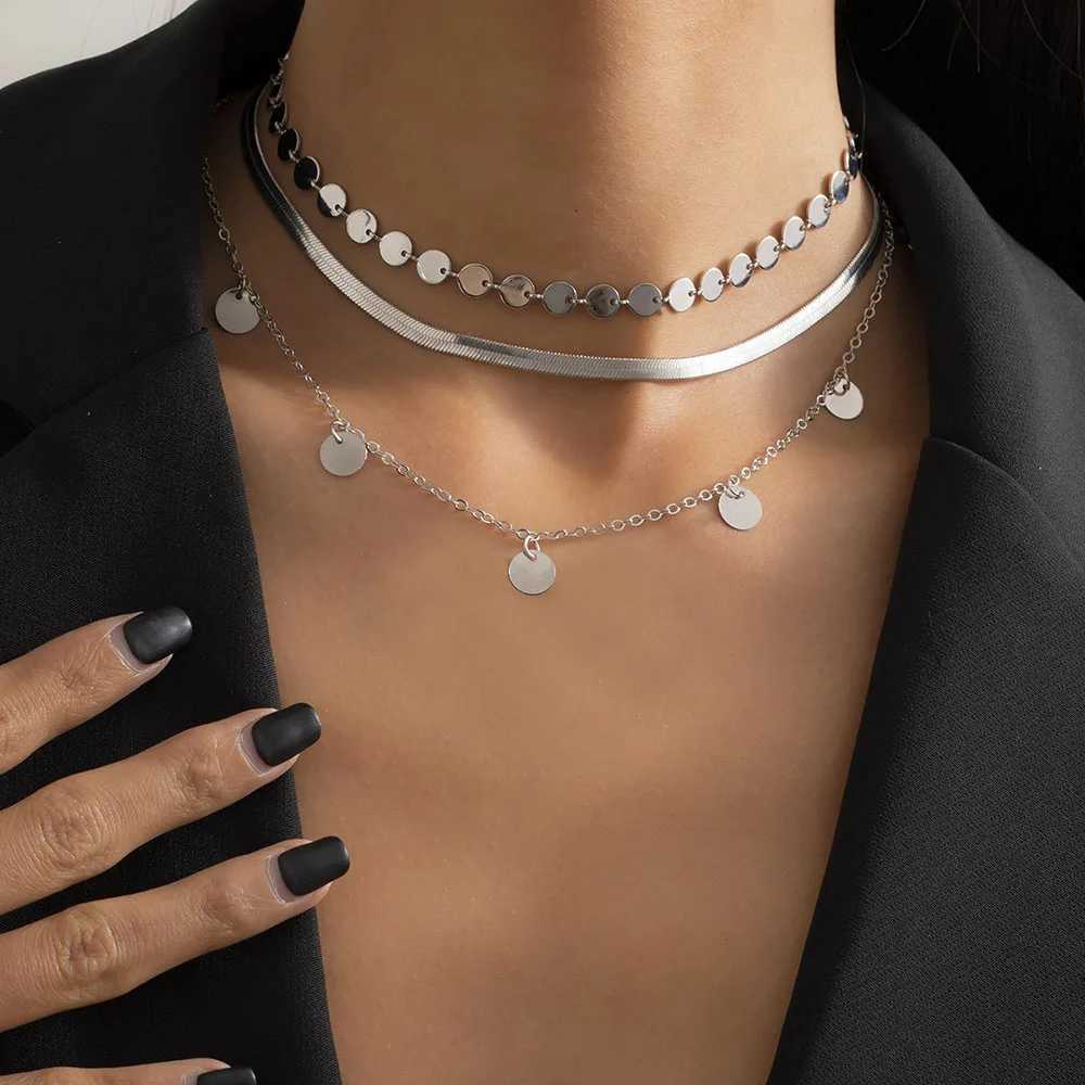 Boho Multilayer Flat Snake Sequin Chain Necklace Women Vintage Gold Color Metal Round Pendant Necklaces Girls Fashion JewelryC250407