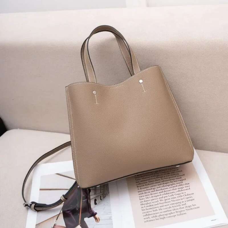 Head Layer Cowhide Single Shoulder Women's Handbag With Large Capacity, Ladies' High Quanlity Fashionable And Simple Tote Bag