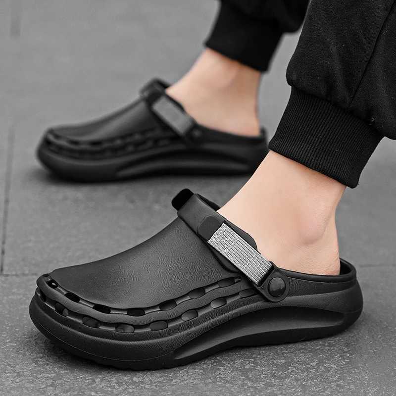 New Arrival Mens Sandals Lightweight Hole Casual Shoes Mens Slippers Home Garden Summer Outdoor Non slip Beach Mens Slippers Brown T250407