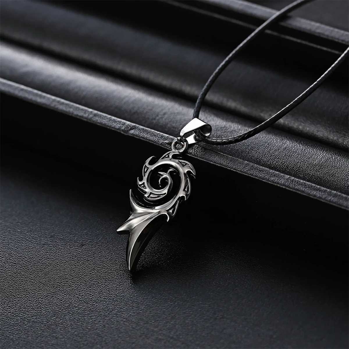 Creative Stainless Steel Flame Shaped Pendant Necklace For Women Men Punk Vintage Black Color Flame Choker Charm Jewelry GiftsC250407