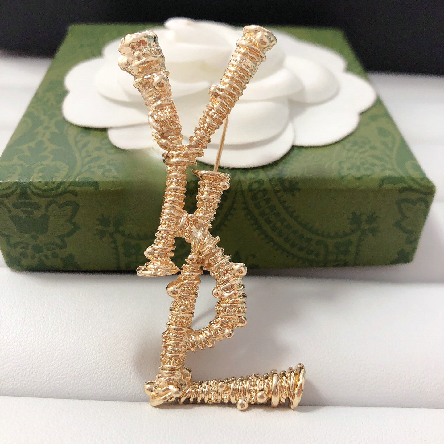 Designer Brand Crystal Gold Plated Letter Pins Brooches Women Brooch Suit Elegant Wedding Party Jewerlry Accessories Gifts