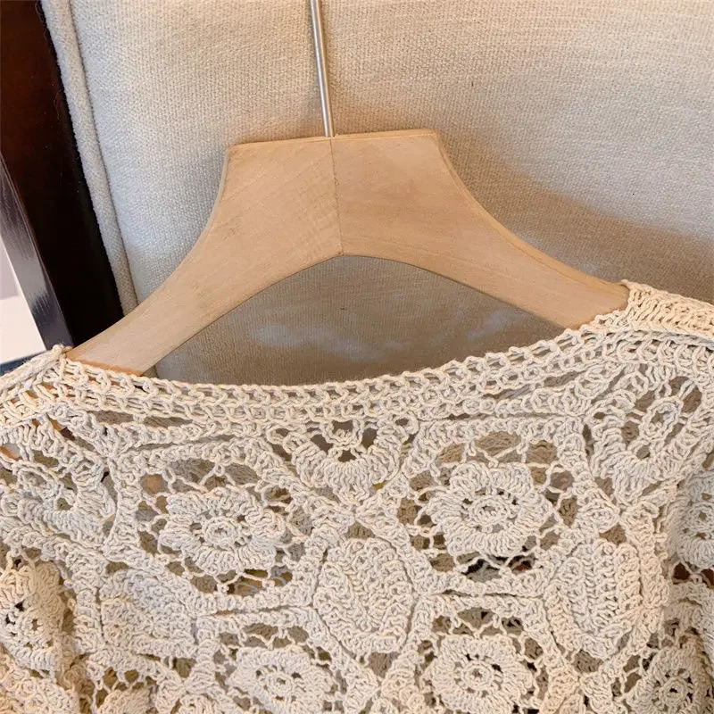 Spring and Autumn Hollow Lace Knitted Cardigan Coat Womens French Holiday Style Hook Flower Sunscreen Summer Shawl 250408