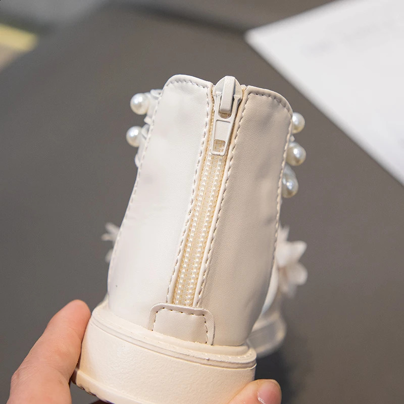 2025 Cute Toddler Girl Sandals Big Kids Girl Summer Sandals Fashionable Pearl Simulated Flower Decorated Sandals Slipper 250408