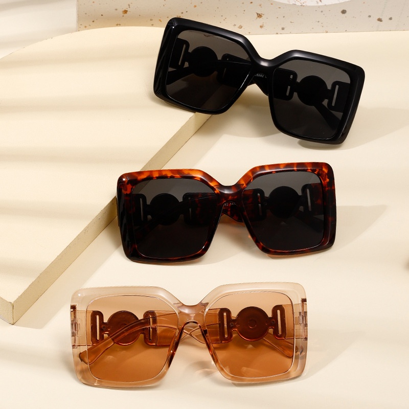 free shipping 2025new designers Sunglasses for Mens and womens UV protection high-quality fashion street photography sun protection