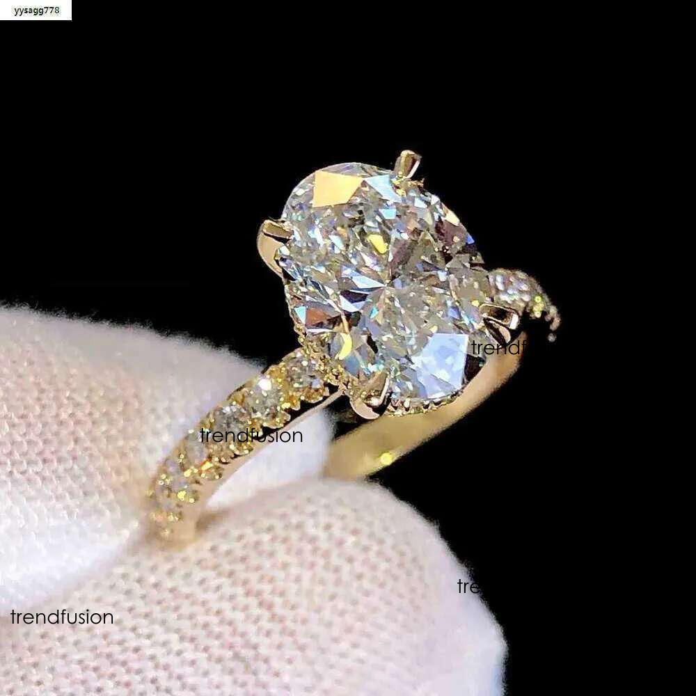 Elegant Oval Cut Dia Engagement Ring Sets for Women Available in 9K 14K Real Gold with Moissanite Stones