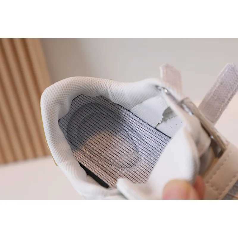 Childrens sports shoes childrens fashion design white anti slip casual shoes breathable sports shoes for boys and girls childrens outdoor shoes W25040