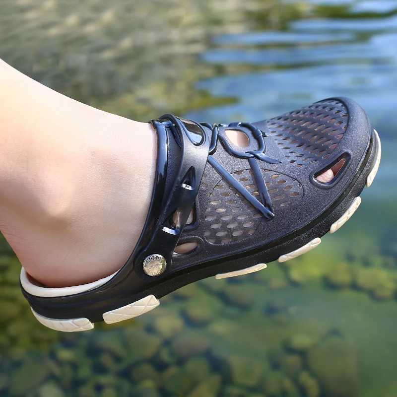 New Arrival YRZL Mens Sandals Summer Non slip Casual Slippers Hole Shoes Slippers Mens Home Garden Outdoor Mens Beach Flat Slippers Large Size 45 T250