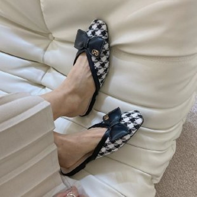 Baotou Half Slippers free Shipping Designer Sharp pointed sandals Flat slippers No follow-up sandals Wearing casual shoes outside 2025
