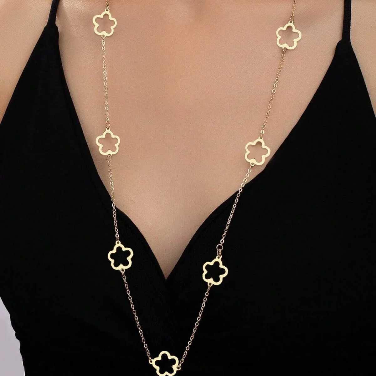 1 piece of fashionable and simple lucky flower necklace sweater chain skeleton five leaf flower long necklace Y250408