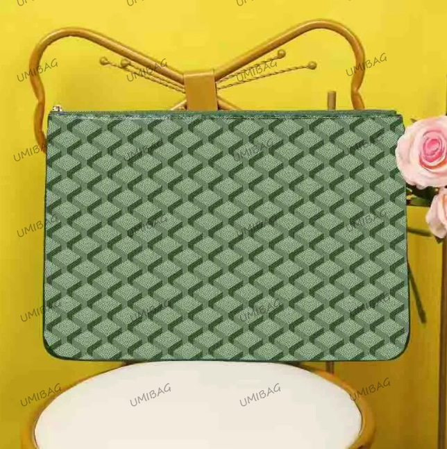 2025 Designer Man Women Clutch Bags 2 Size Zipper Purse Leather Handbags Mens Business Big Wallets Travelling Wash Pouch