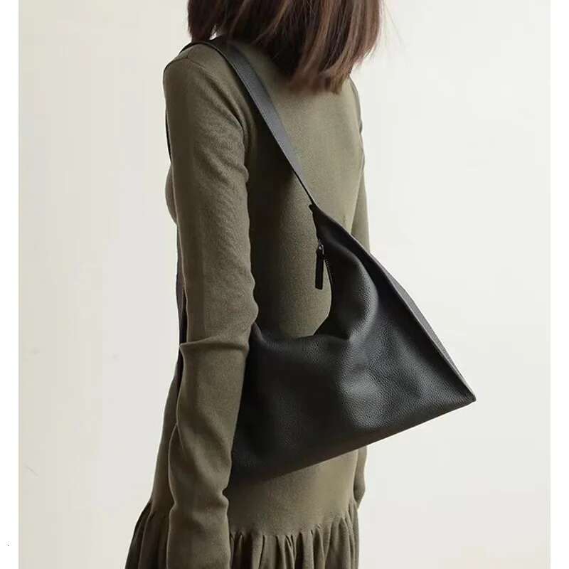 Head Layer Cowhide Tote Large Capacity Women's 2024 New Leather Shoulder Extremely Simple Style Commuting Bag