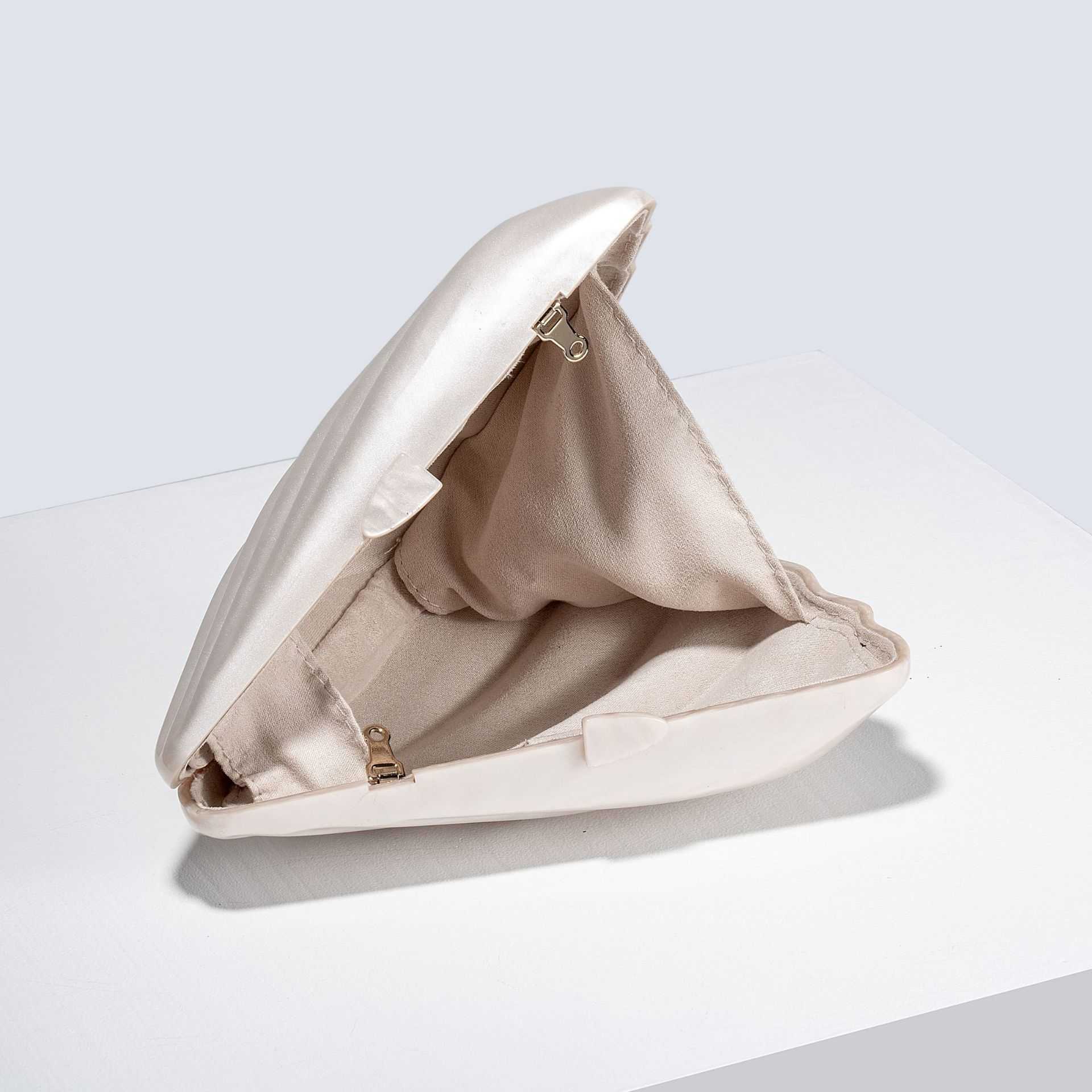 Womens New Single Shoulder Diagonal Straddle Bag Fan shaped Shell Acrylic Bag Fashion Wedding Dinner Handheld Bag