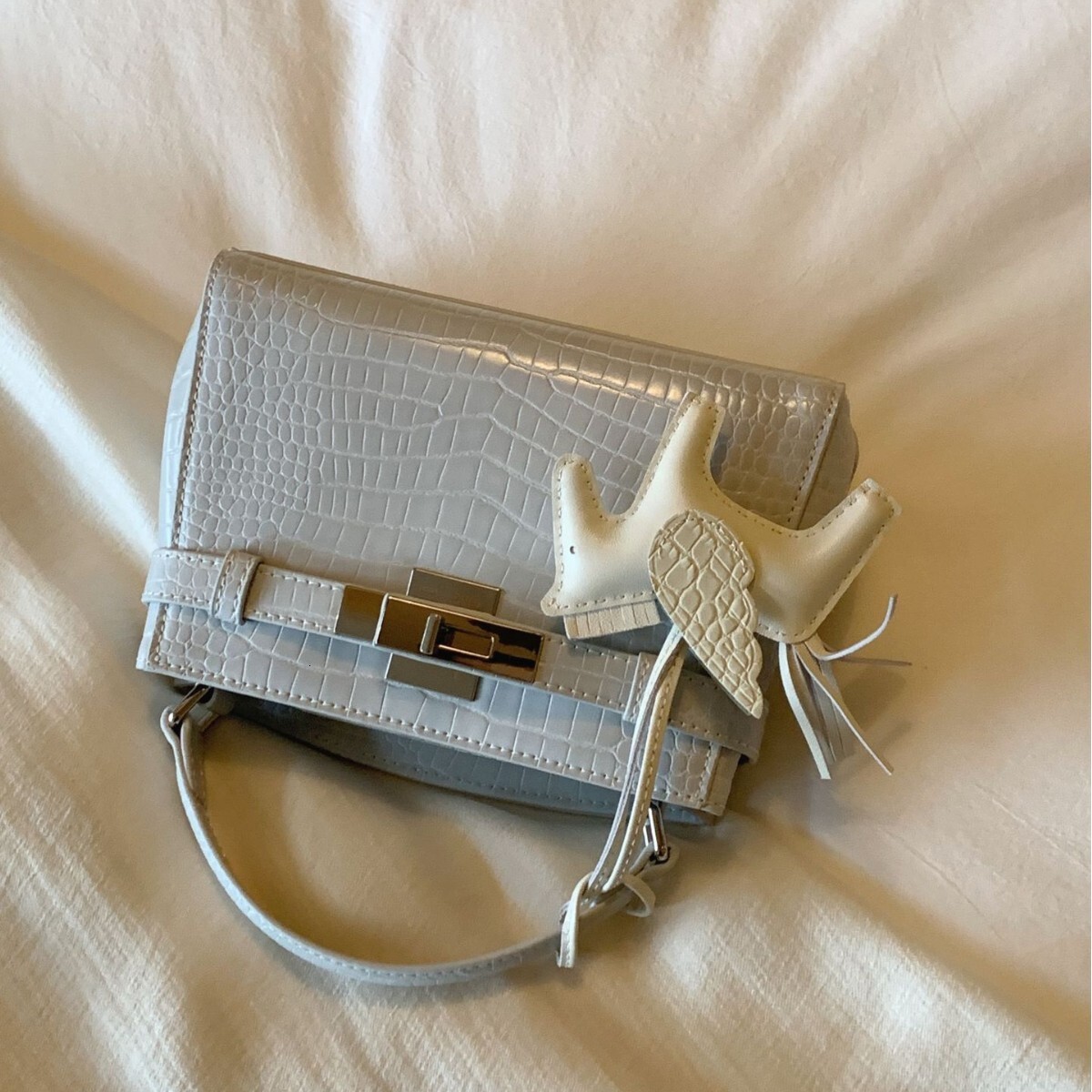 2025 Mint Light Language Fashion Handbag New Women's Shoulder Slant High End Small Square Shoulder Bag