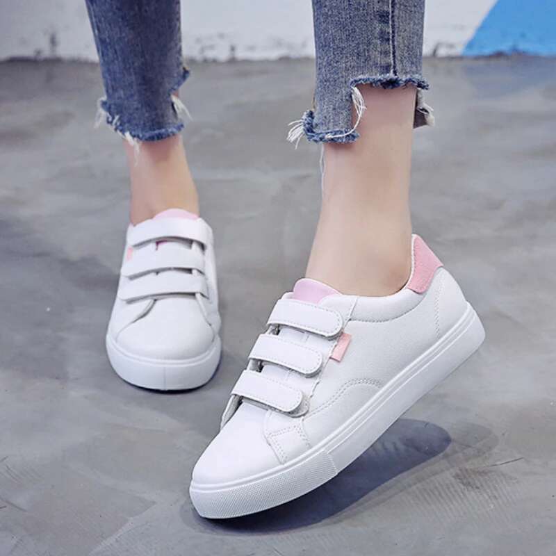 2025 New Spring and Autumn White Designer Women's Shoes Korean Soft soled Thick soled Lightweight Anti slip Flat Shoes Trendy Casual Shoes1