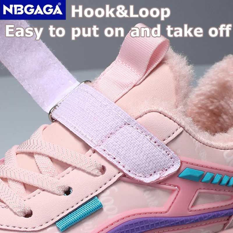 Winter childrens plush warm sports shoes waterproof leather shoes fashionable winter childrens walking shoes casual light and soft sports shoes W25040