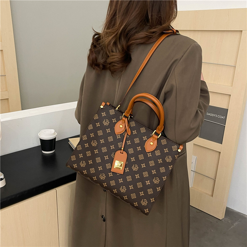 Bag women's new printed large capacity Tote bag commuter single shoulder crossbody bag for women 2025s hot