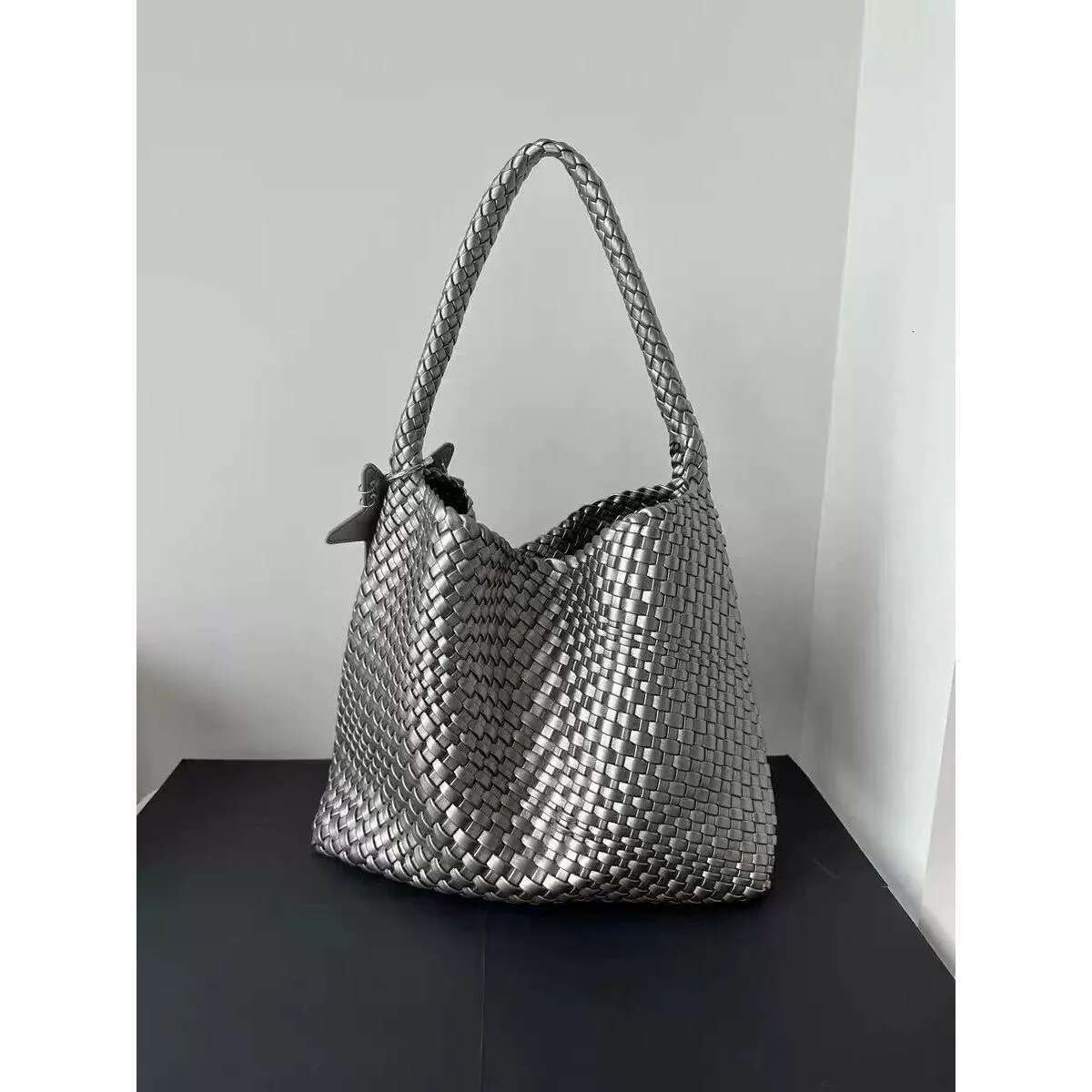 Knock Trendy Style Chic Design New Knit Large Capacity Tote Bag Women Street Fashion Handbag For Lady Accessory Female
