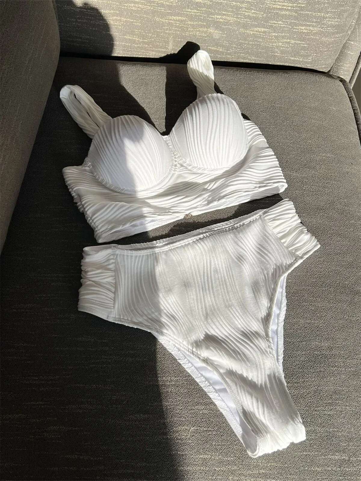 Dongdumaoyi Sexy Underwire Bikini Women White Black Ribbed Cut Out Push Up High Waist Swimsuit Brazilian Buckle Bathing Suit Swimwear