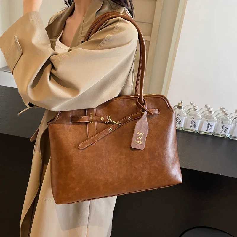 Vintage Large Capacity PU Leather Tote Bag for Women 2024 Autumn Trend Brown Lady Commuter Handbag Females Travel Shoulder BagC250408