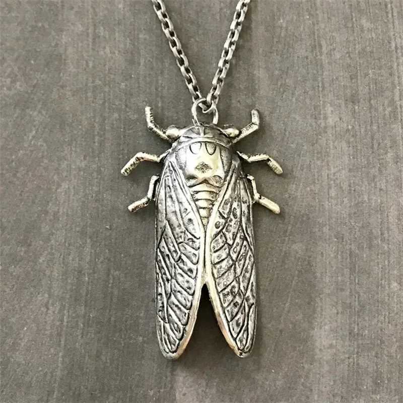 Fashion Retro Insect Cicada Pendant Necklace Metal Unisex Mens Halloween Party Jewelry Gift AccessoriesC250407