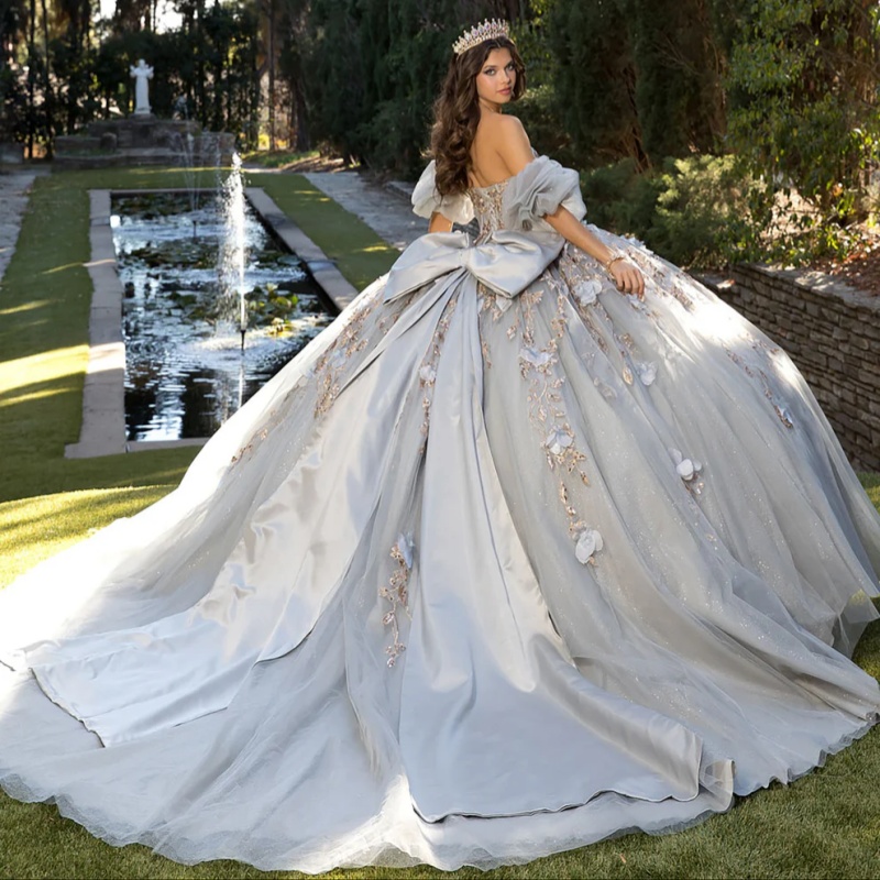 Light Silvery Shiny Princess Quinceanera Dresses Off Shoulder Beads Applique Flower Tull Sweet 16 Dress Ball Gown Vestidos 15 De Anos