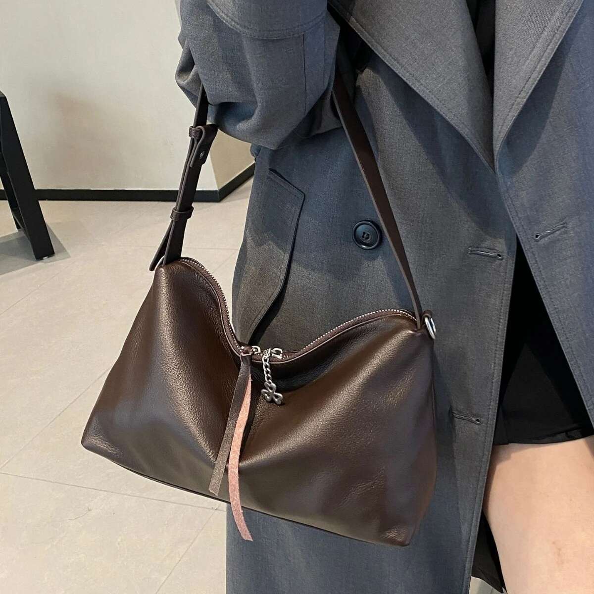 Soft-Tanned Cowhide Leather Women's Shoulder Bag, Spacious Minimalist Crossbody/Underarm Purse, Versatile Everyday Carry Handbag