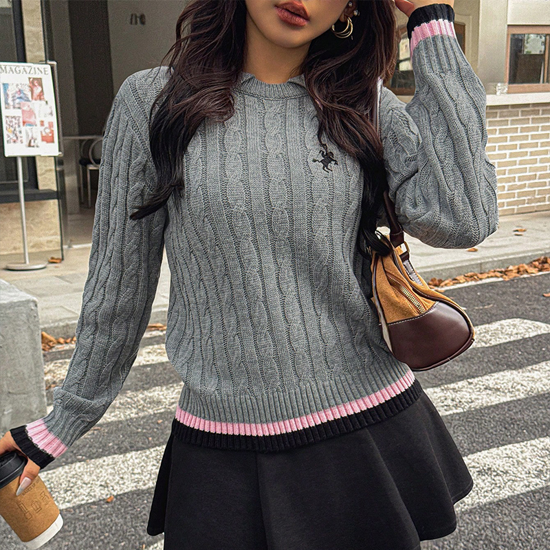 Women's color-blocked sports top, lapel long-sleeved sweater, fashionable and popular sports sweater, small print on chest, outdoor sports exerci