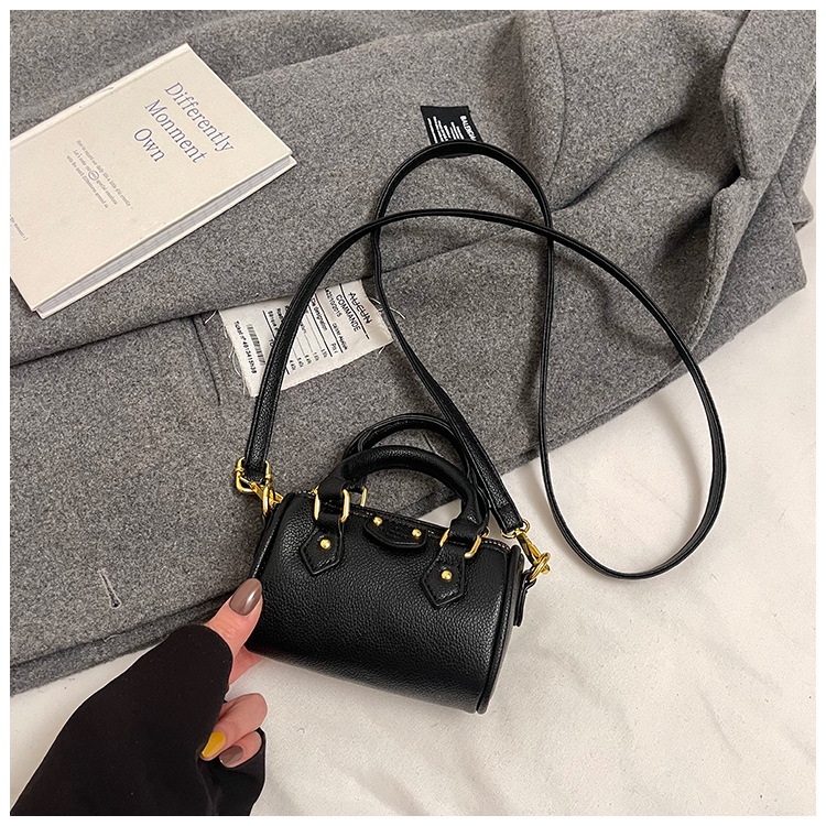 free shipping designers bags for womens ladies 2025 new versatile and fashionable shoulder bag with a niche texture simple crossbody bag for daily out