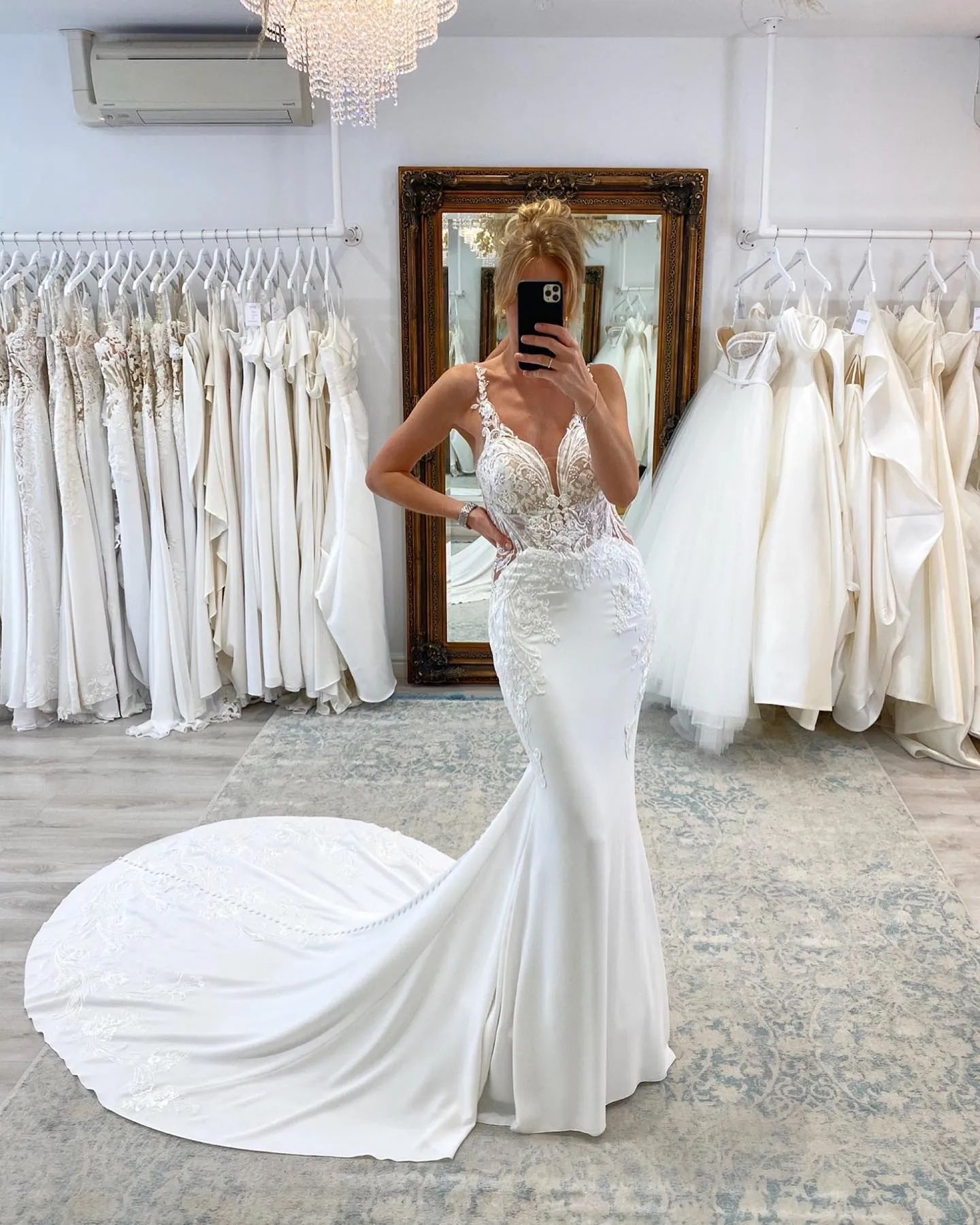 Sexy Backless Mermaid Wedding Dresses Sleeveless Long Satin Bridal Gown Lace Appliques Spaghetti Summer Beach Bride Wear White Ivory Robe De Mariee BC