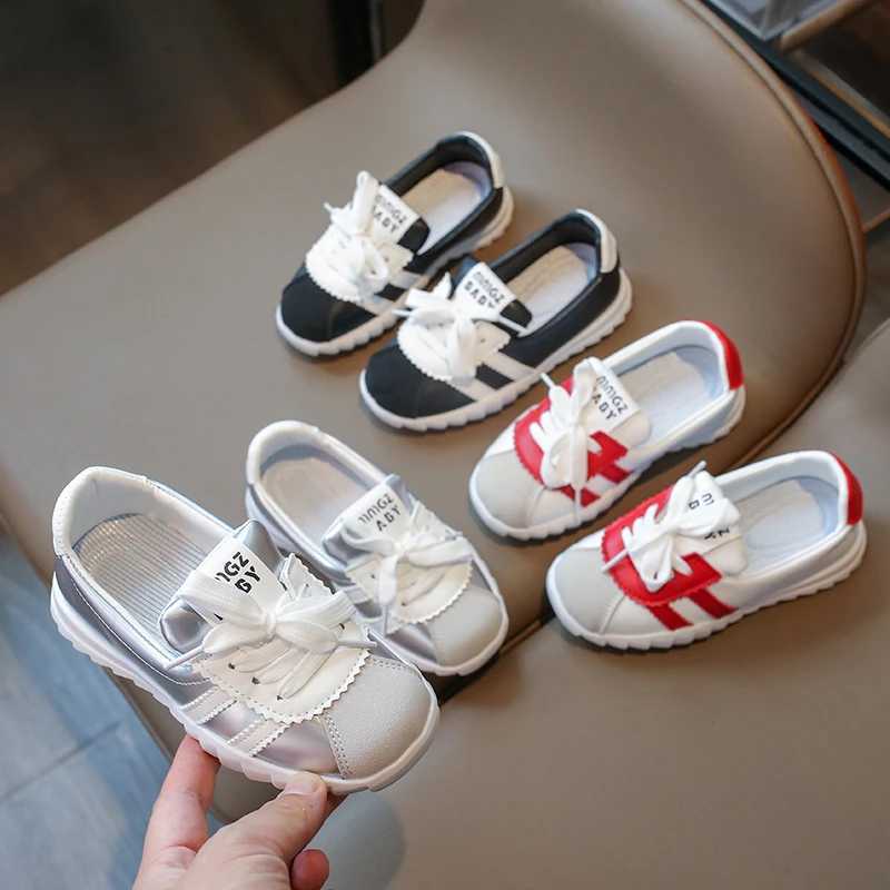 New childrens sports shoes for girls in the summer and autumn of 2025 fashionable soft comfortable casual breathable flat shoes childrens shoes 26-30 