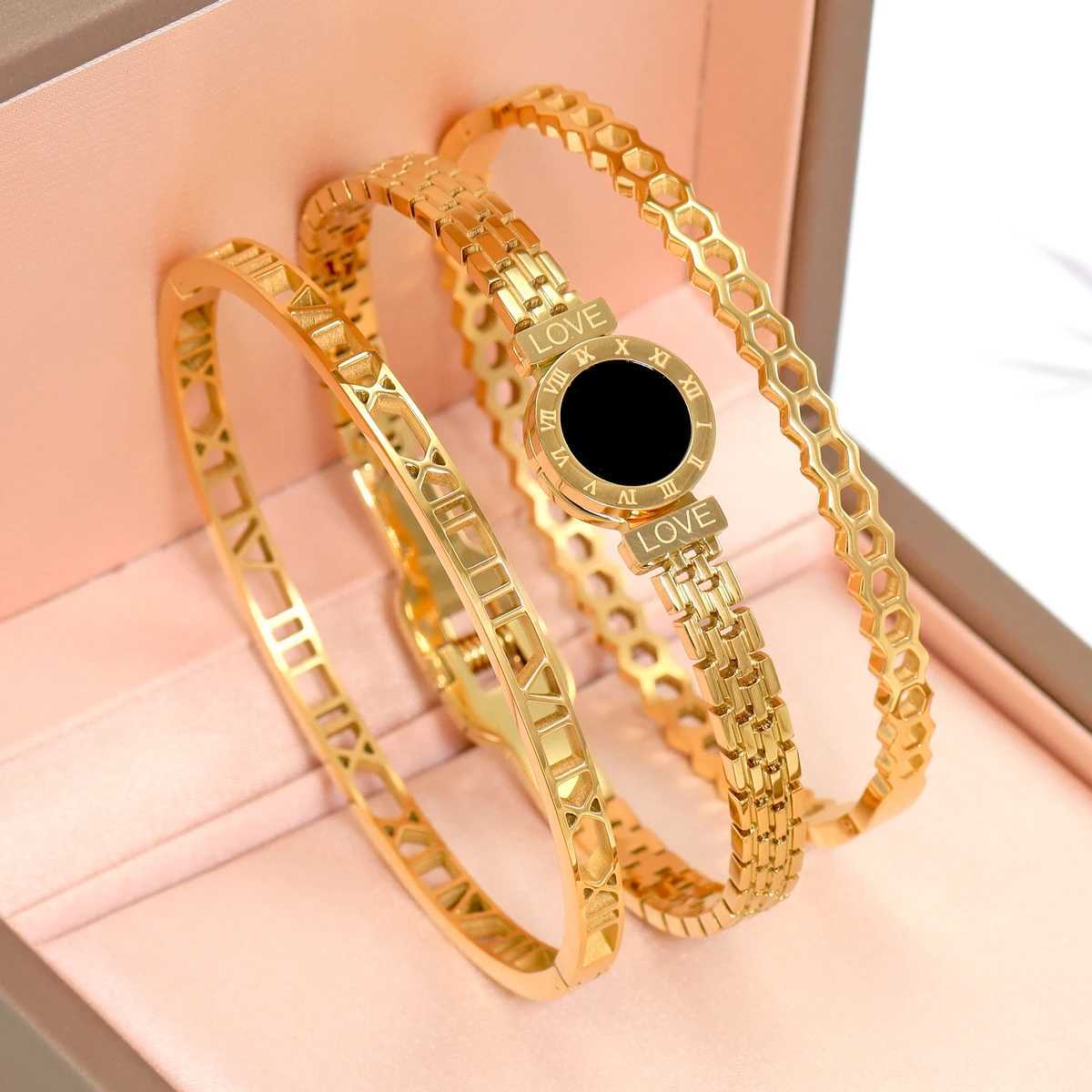 Classic stainless steel Roman numeral bracelet suitable for womens daily wear birthday parties wedding jewelry and girls gifts Y250408