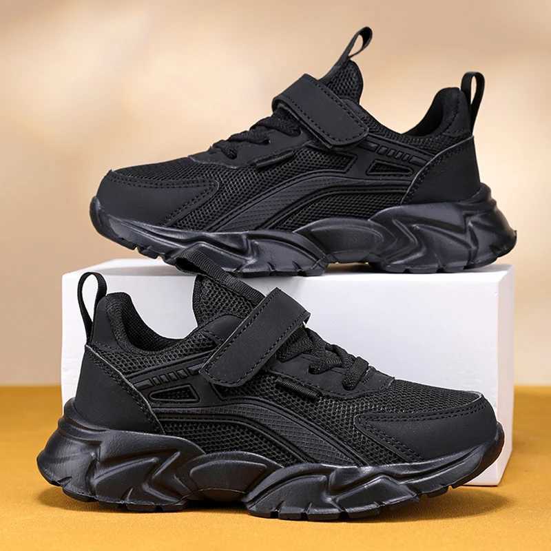 Lightweight childrens black sports shoes with breathable mesh suitable for boys casual walking shoes anti slip childrens and girls school running shoe