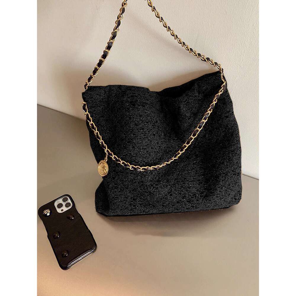 Women's Bags Large capacity commuting brown woolen chain tote women, 2025 new model, niche single shoulder underarm bag for spring and summer