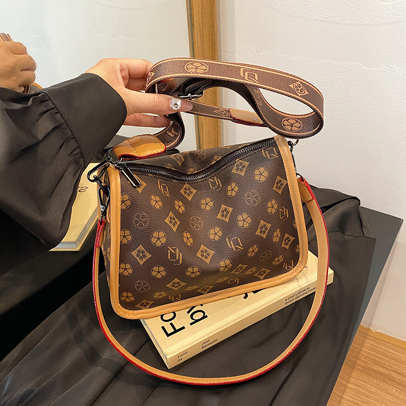 This year's popular bags New crossbody bag feminine all-in-one shoulder bag Boston bag Fashion commuter bag 2025s hot