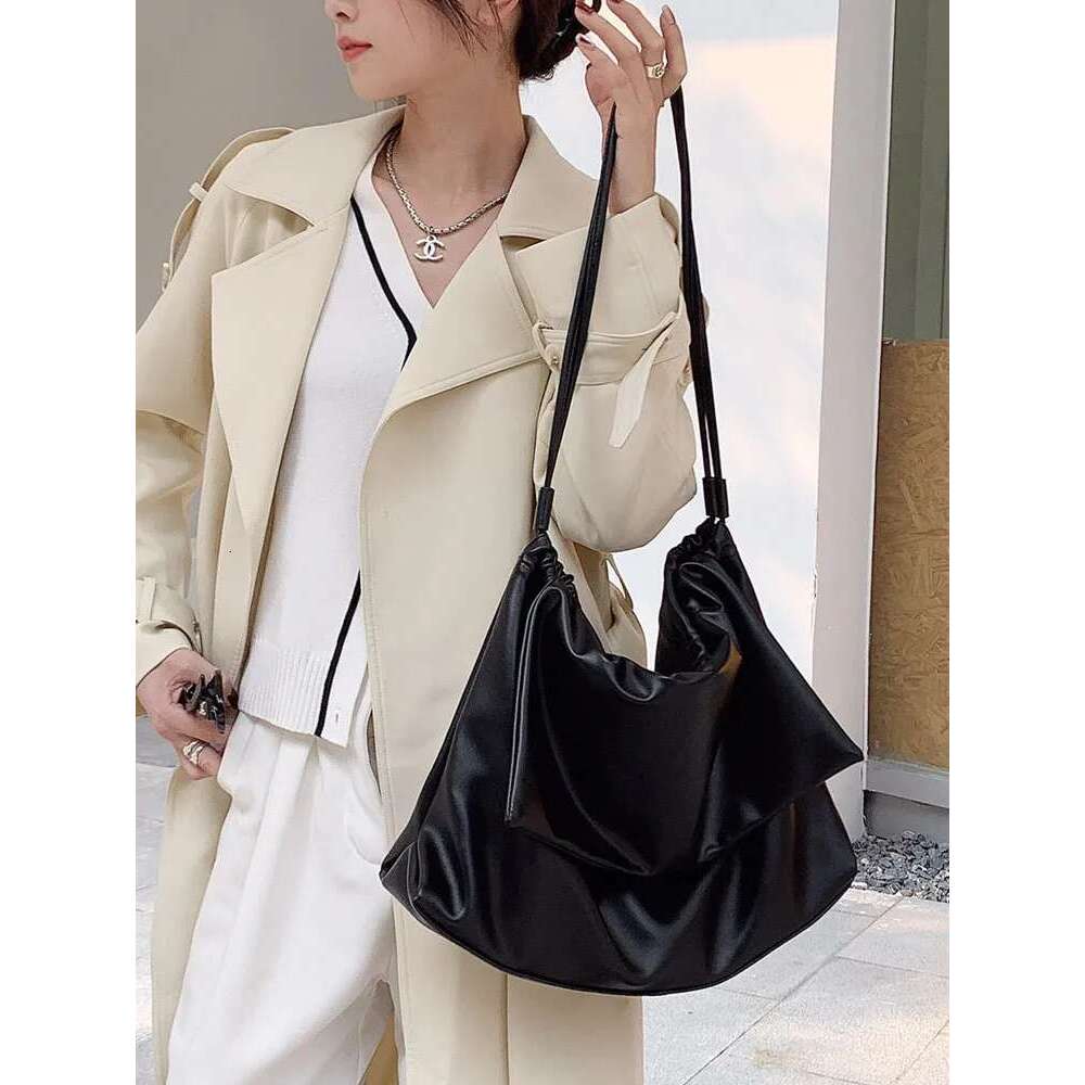 Women's Bags New Fashion Women Large Capacity Shoulder Softshell Cow Split Leather OL Work Crossbody Bags Designer Strap Messenger Bag