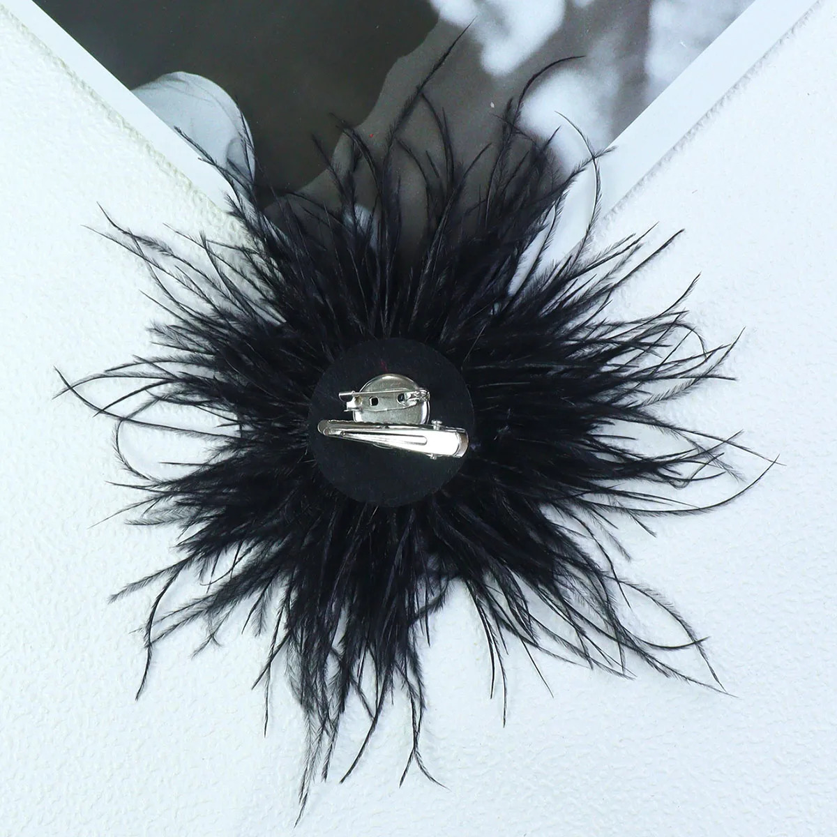 15cm Premium Vintage Classic Ostrich feather lapel Pin Brooch Fashion Accessory Gift 251106